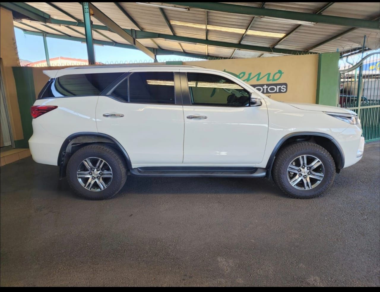 REGISTERED TOYOTA FORTUNER. 2021 MODEL .. 122000KM ..AUTO.. 2.4L 