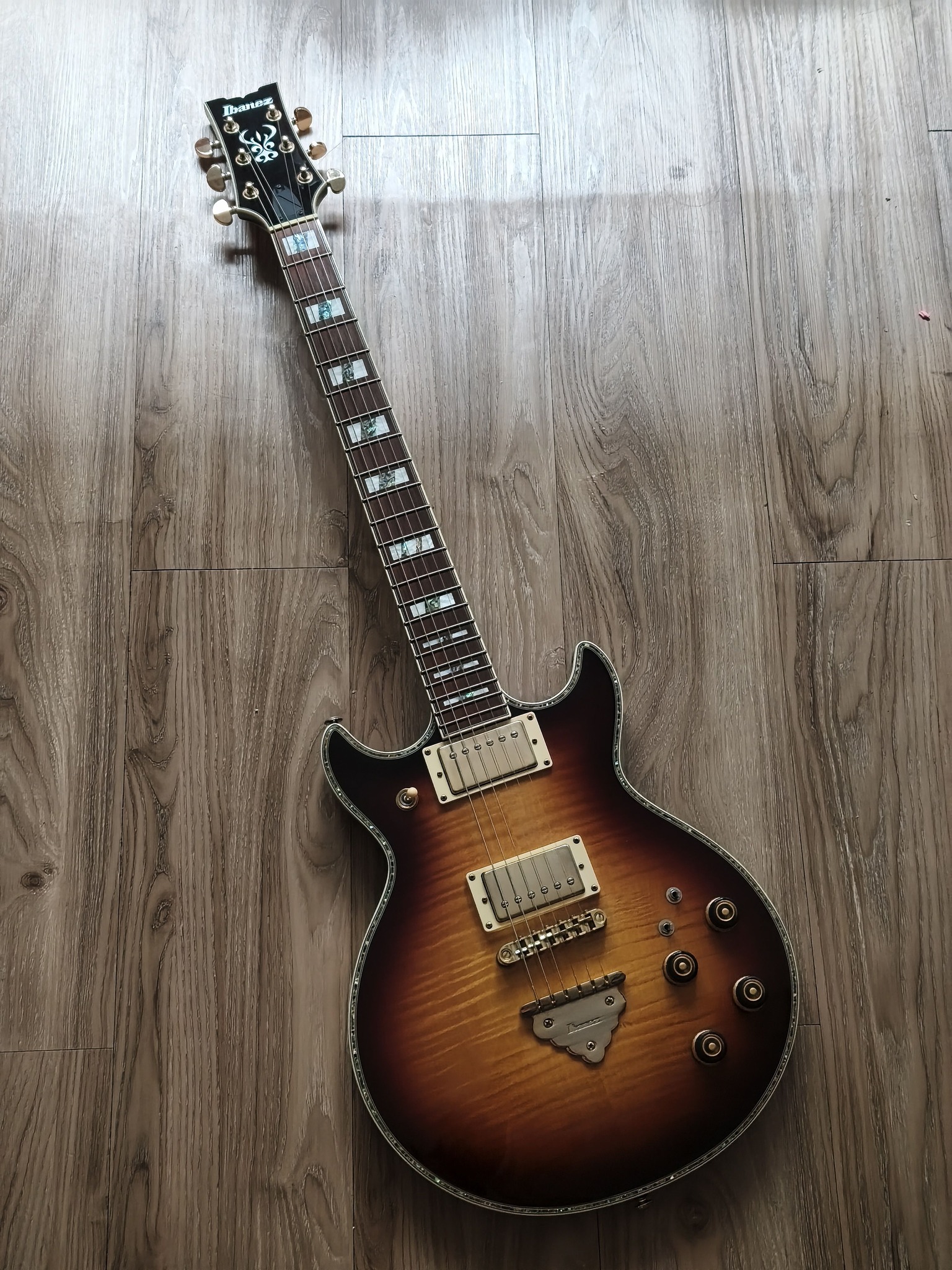 Ibanez Artcore AF85 VLS guitar review and discussion