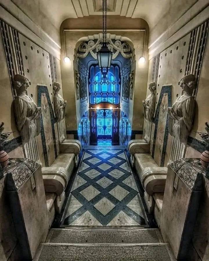 アート・デザイン・音楽 Renaissance Architecture in Hungary