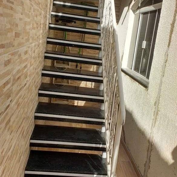 Escada em L degrau de 80 cm... - Delta Escadas Pre montada