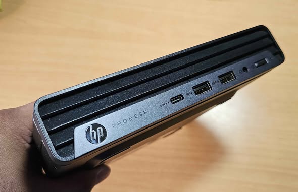 HP ProDesk ミニPC（Linux OS） HP ProDesk mini Linux workstation with i5 and 16gb ram