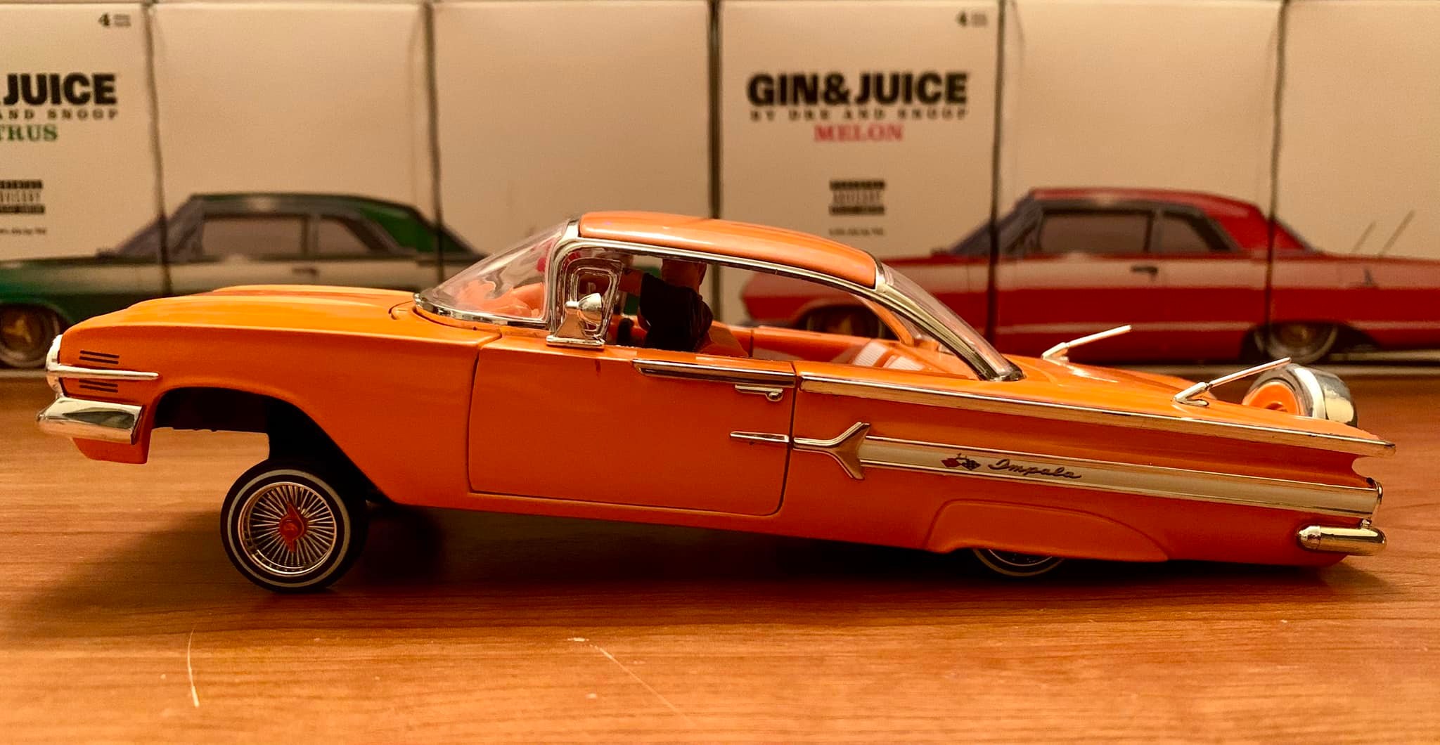 STREET LOW SERIES 1960 CHEVROLET IMPALA DIE-CAST MODEL 1/24 SCALE