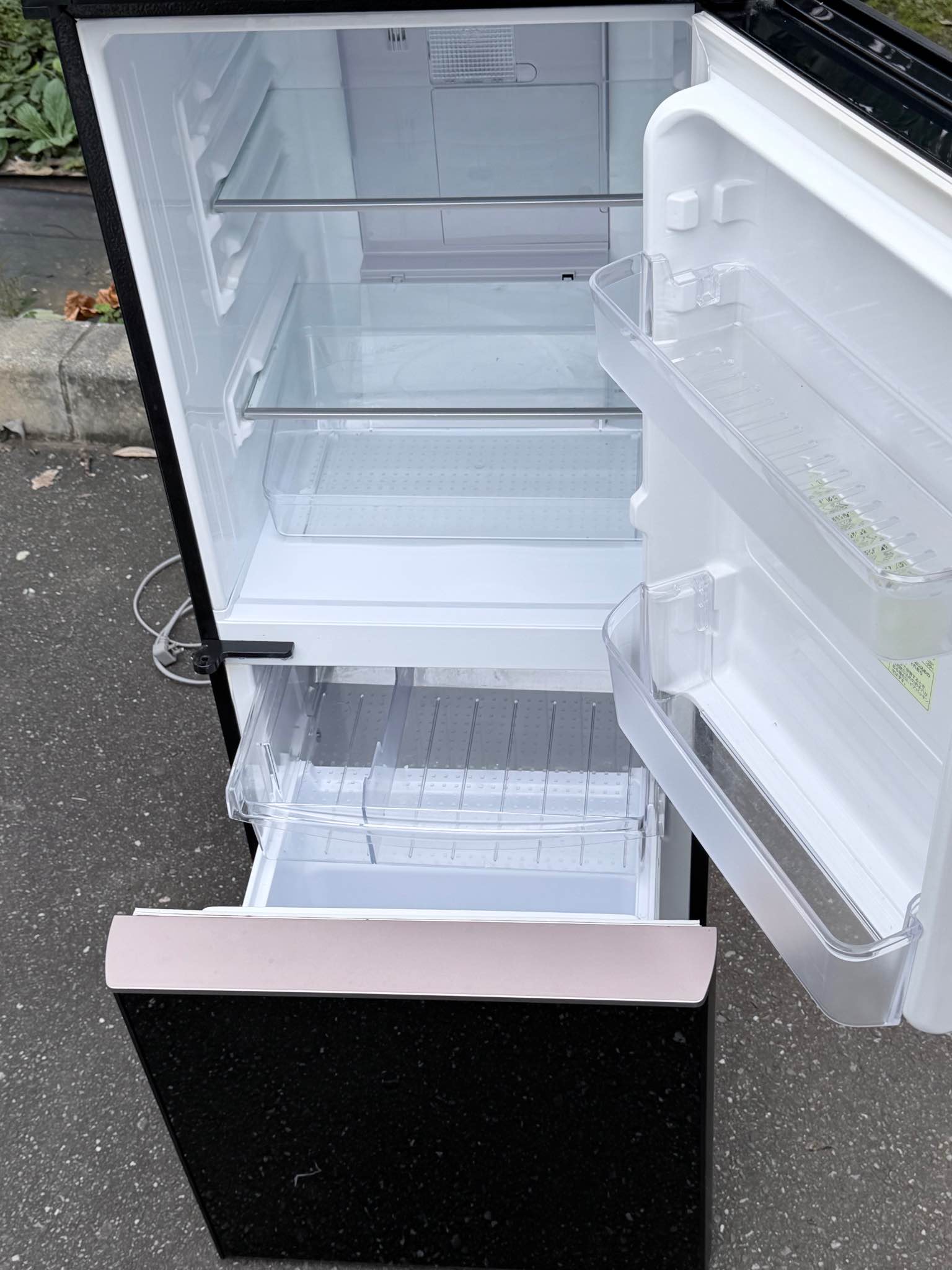 SHARP Refrigerator – SJ-GD14E-B 137L capacity In good working