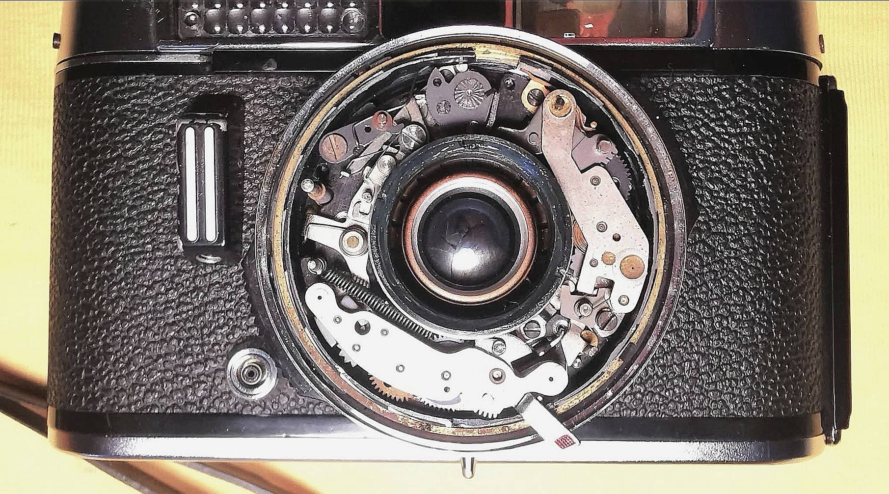 Voigtländer VITO CLR camera disassembly and restoration process
