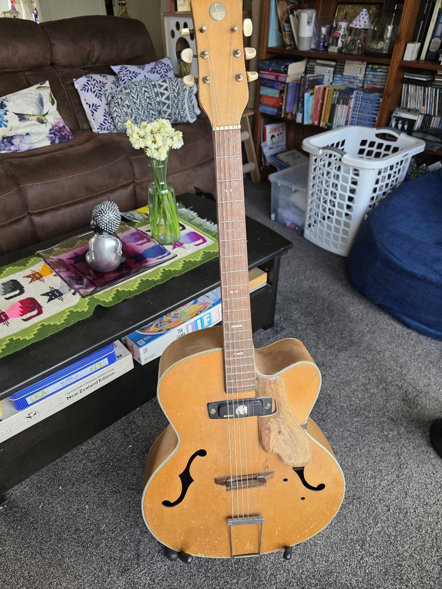 Identifying a vintage Teisco EP14 guitar model