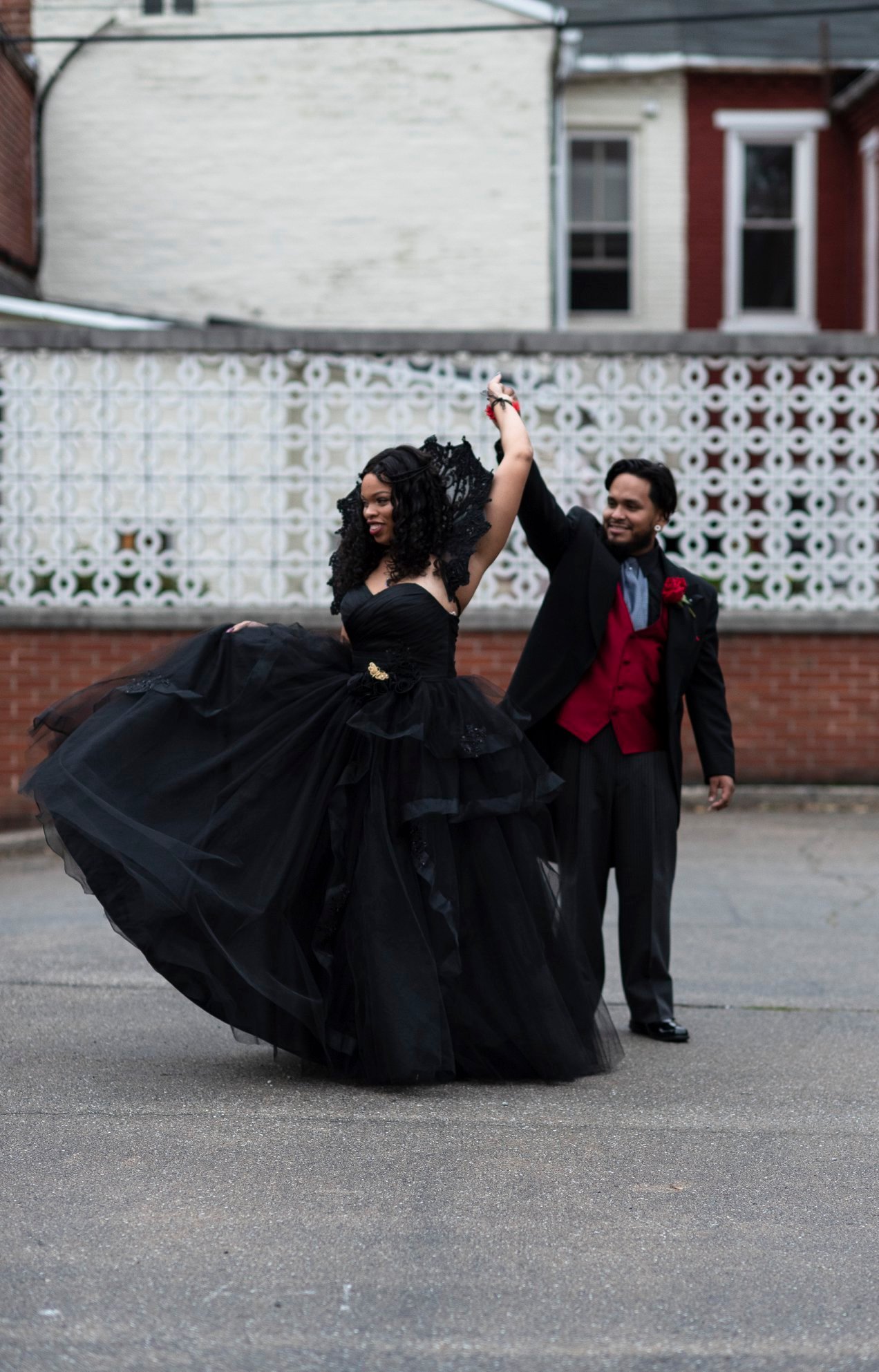 Cami Li has her heart set on a black wedding dress, but will her mum approve of her choice? 🖤 #SayYesToTheDress