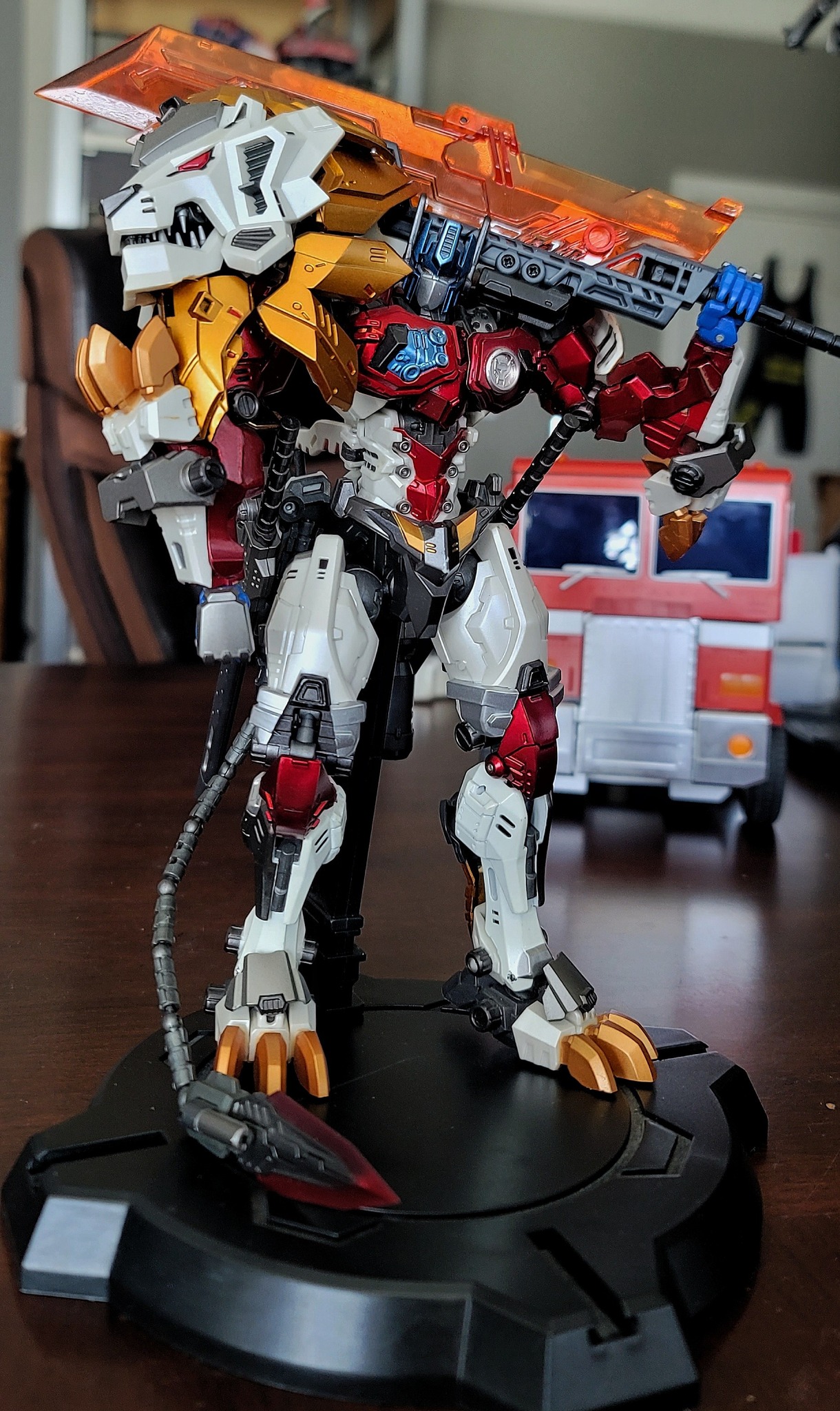 Neoart version of Leo Prime figure