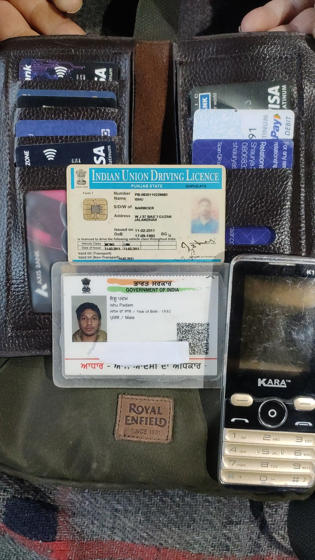 Mandeep Singh's cards were found by Jimi Skuru. Contact 9622989726