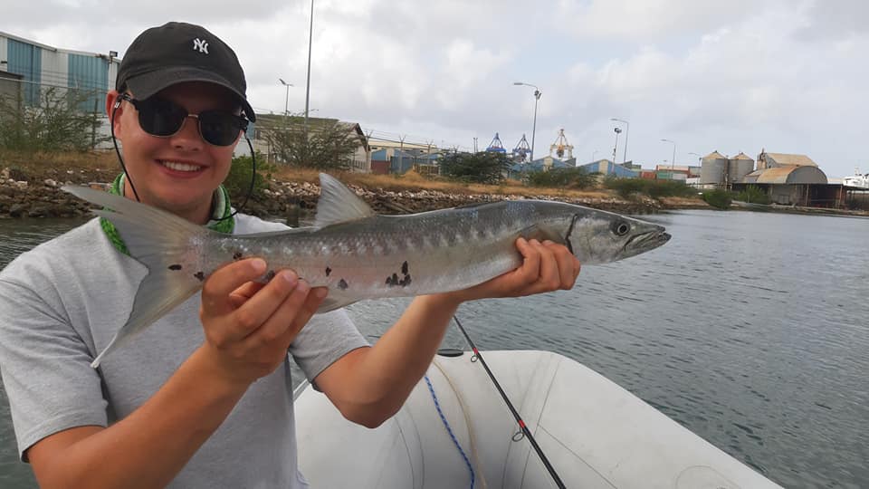 toch waren de mannen blij met hun... - Tarpon fishing curacao