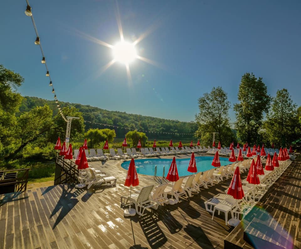 Sunrise Pool