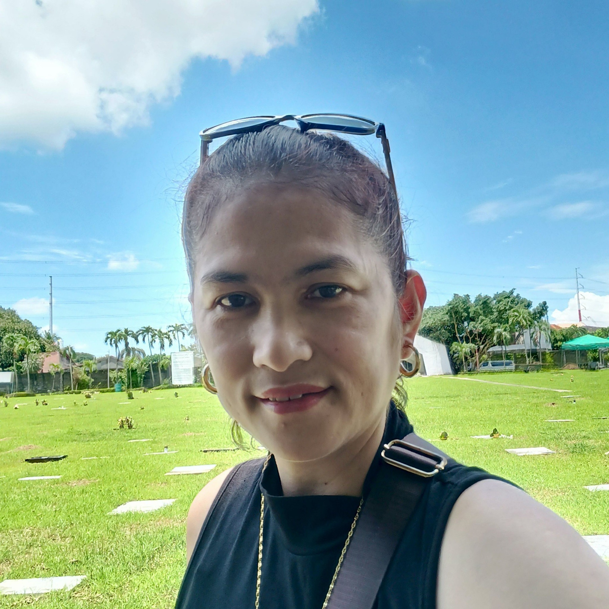 Gusto ng baby ng fish kaya bili kami ng tilapia. Takot daw sya kasi ...