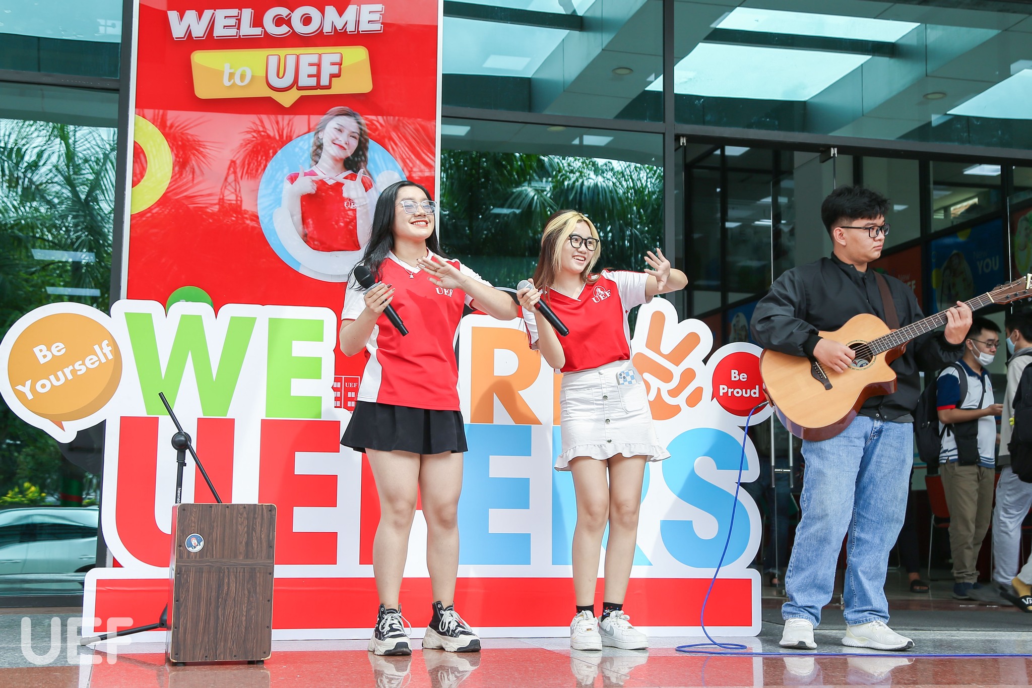 SÂN TRƯỜNG UEF CÓ... - UEF - Đại học Kinh tế Tài chính TP.HCM