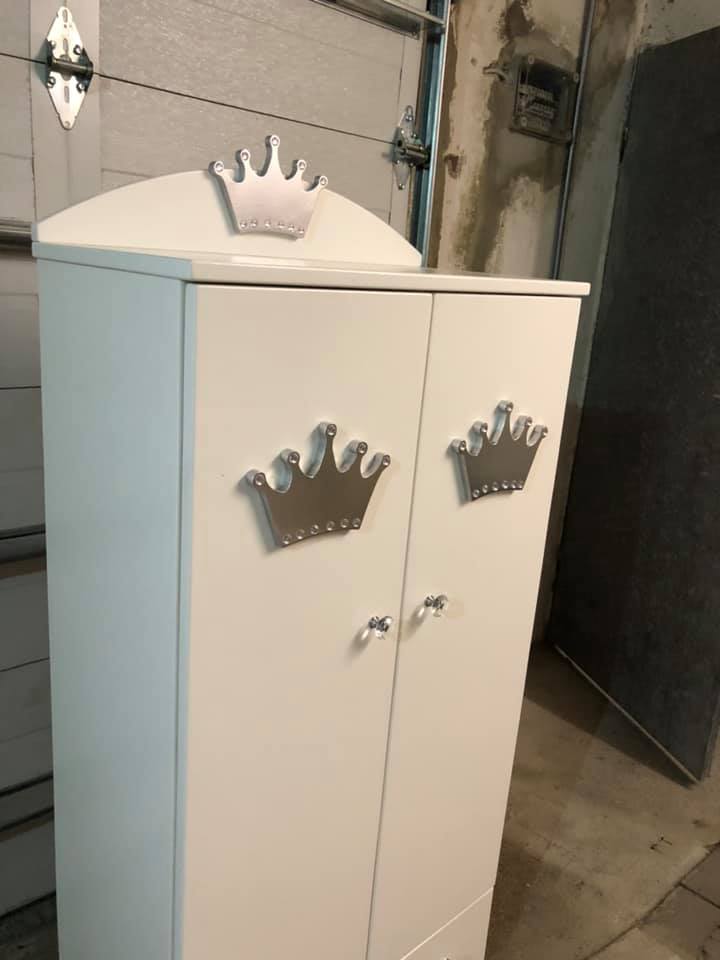 Unser erster Hunde Kleiderschrank!!! Ein tolles edles Einzelstück Massiv