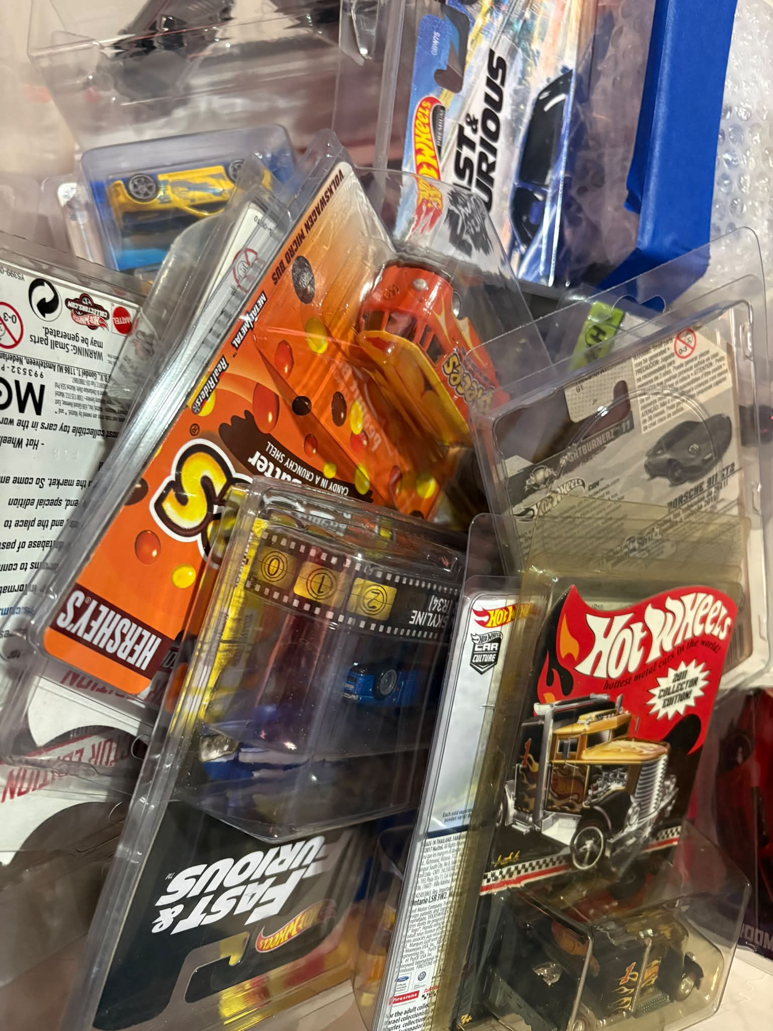 Hot Wheels cars for sale with fixed prices and Poslaju postage