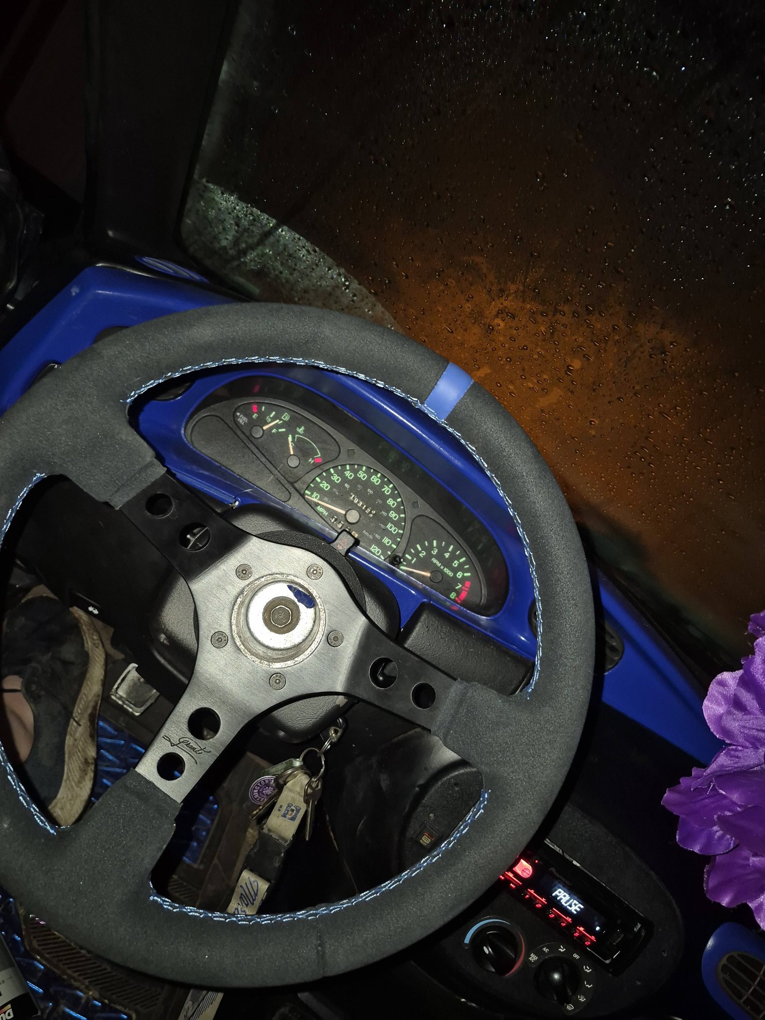 I'll have to get better pictures in the morning but the new wheels