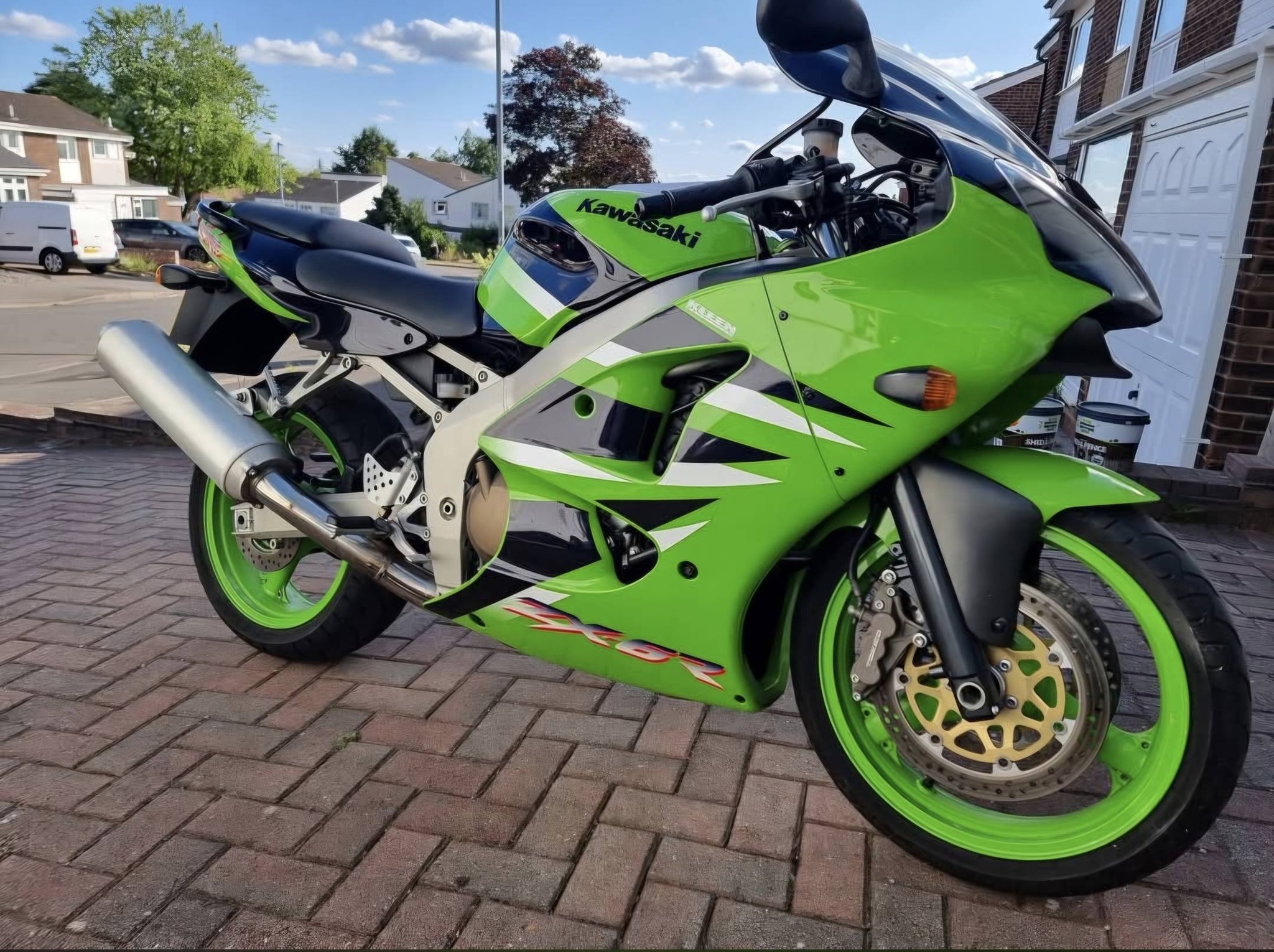 Is 2002 Kawasaki ZX6R still around in UK?