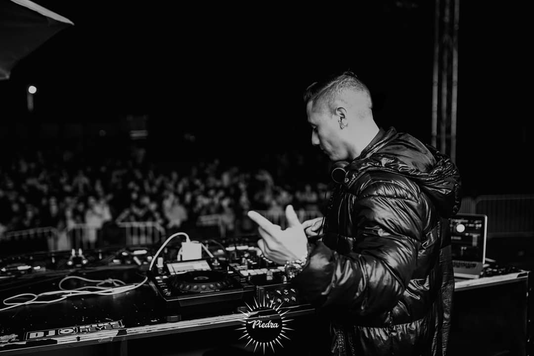 DJ R