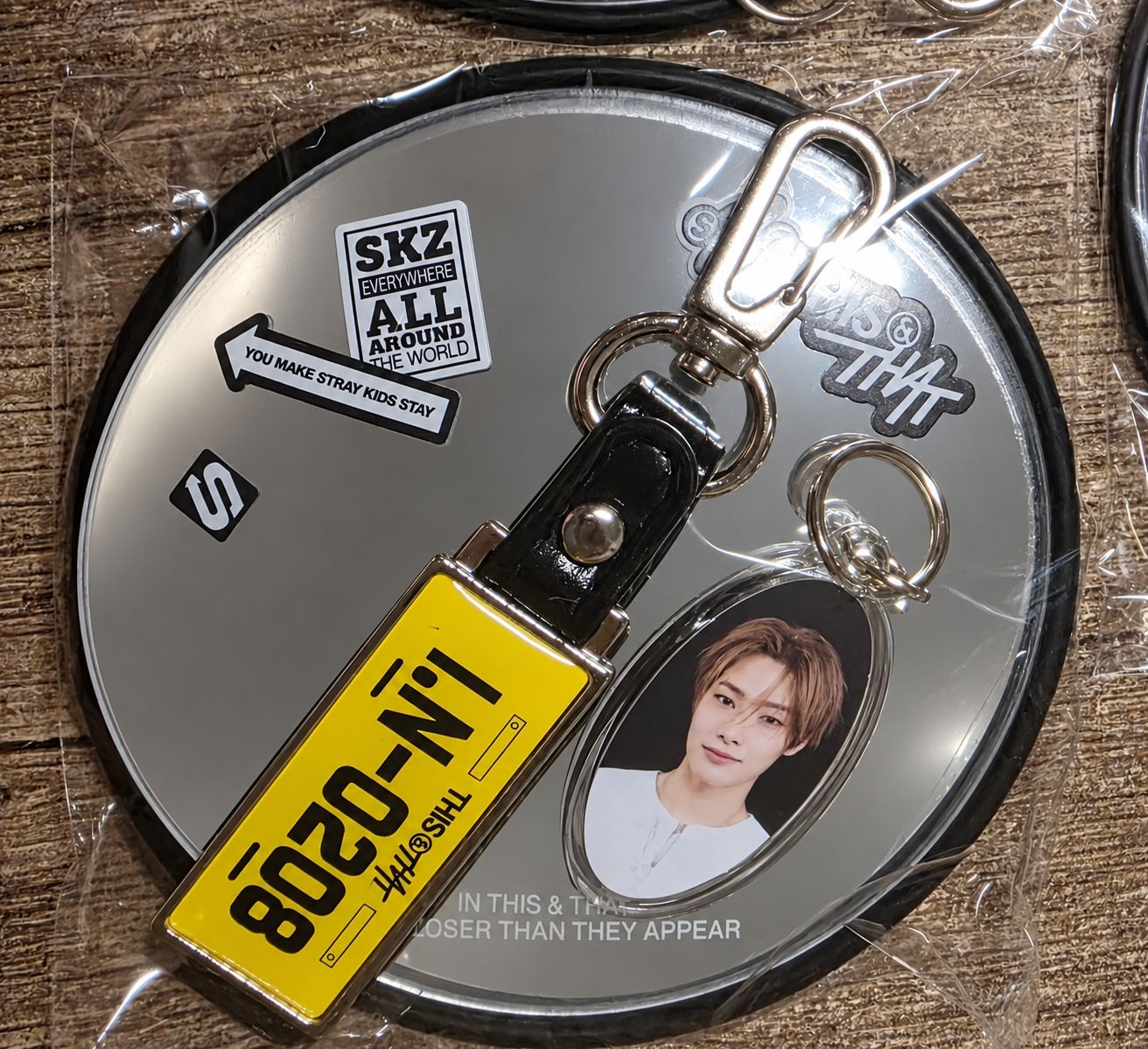 Stray Kids member trade: I.N for Hyunjin keychain