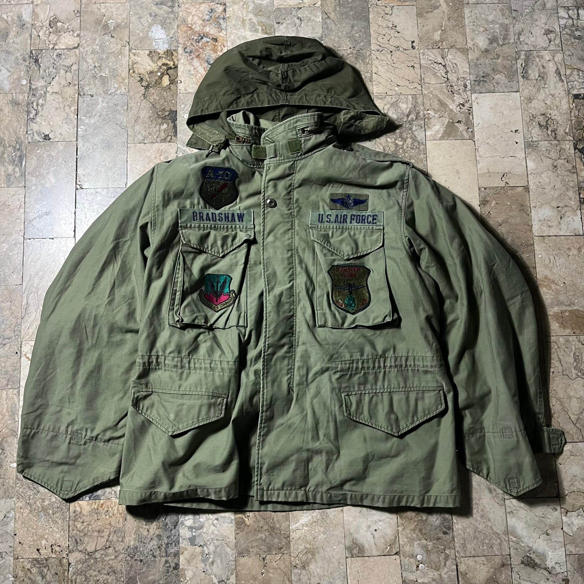 Vintage USAF M-65 FIELD JACKET — Size: Large Dimension: 25 x 29 x 