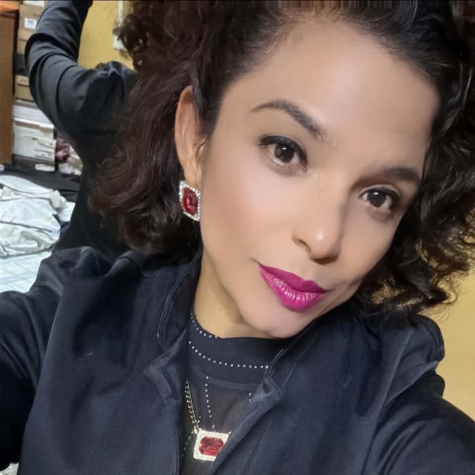 Martes 13 de octubre Feliz día. Sonríe sonríe | Gad Badugui