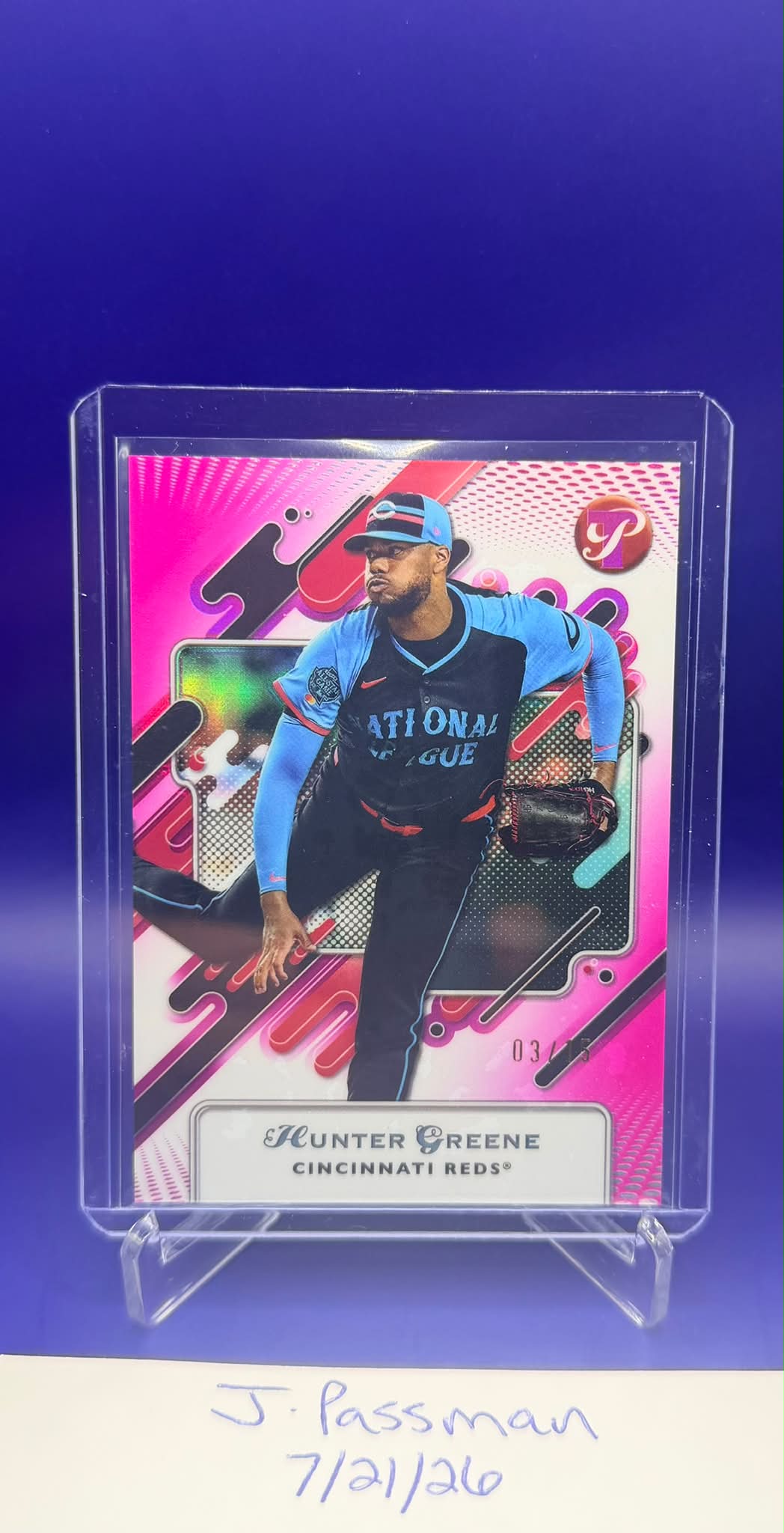 What's with the blue splice line on 2025 Topps Chrome Hunter