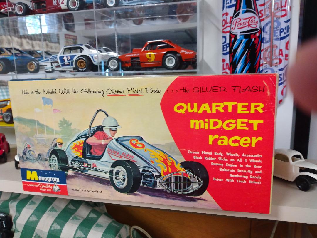 Minic Motorways slot car system. A Tri-ang product that entered