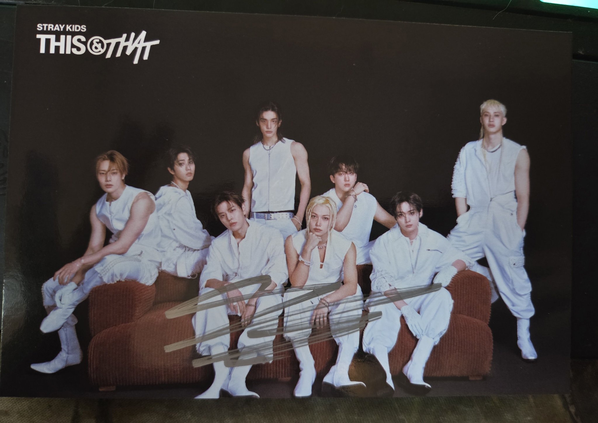 Stray Kids fan trades for Felix and Lee Know biases