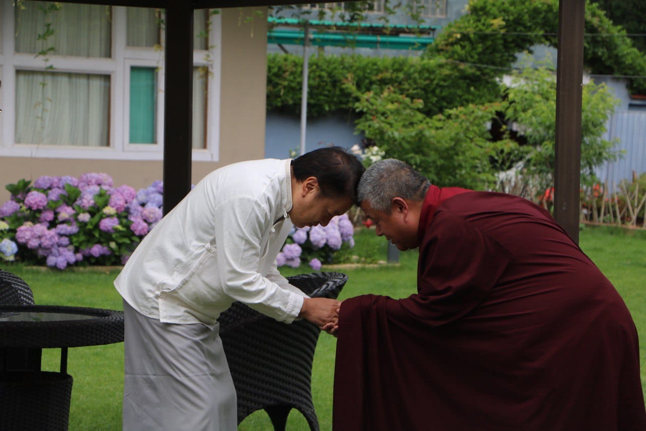 His Holiness Kathok Situ Rinpoche paid a private visit to H.H Dungsey ...