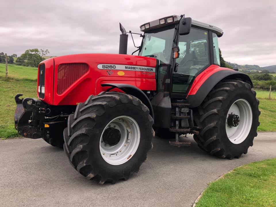 マッセイファーガソン 8260「210ps」