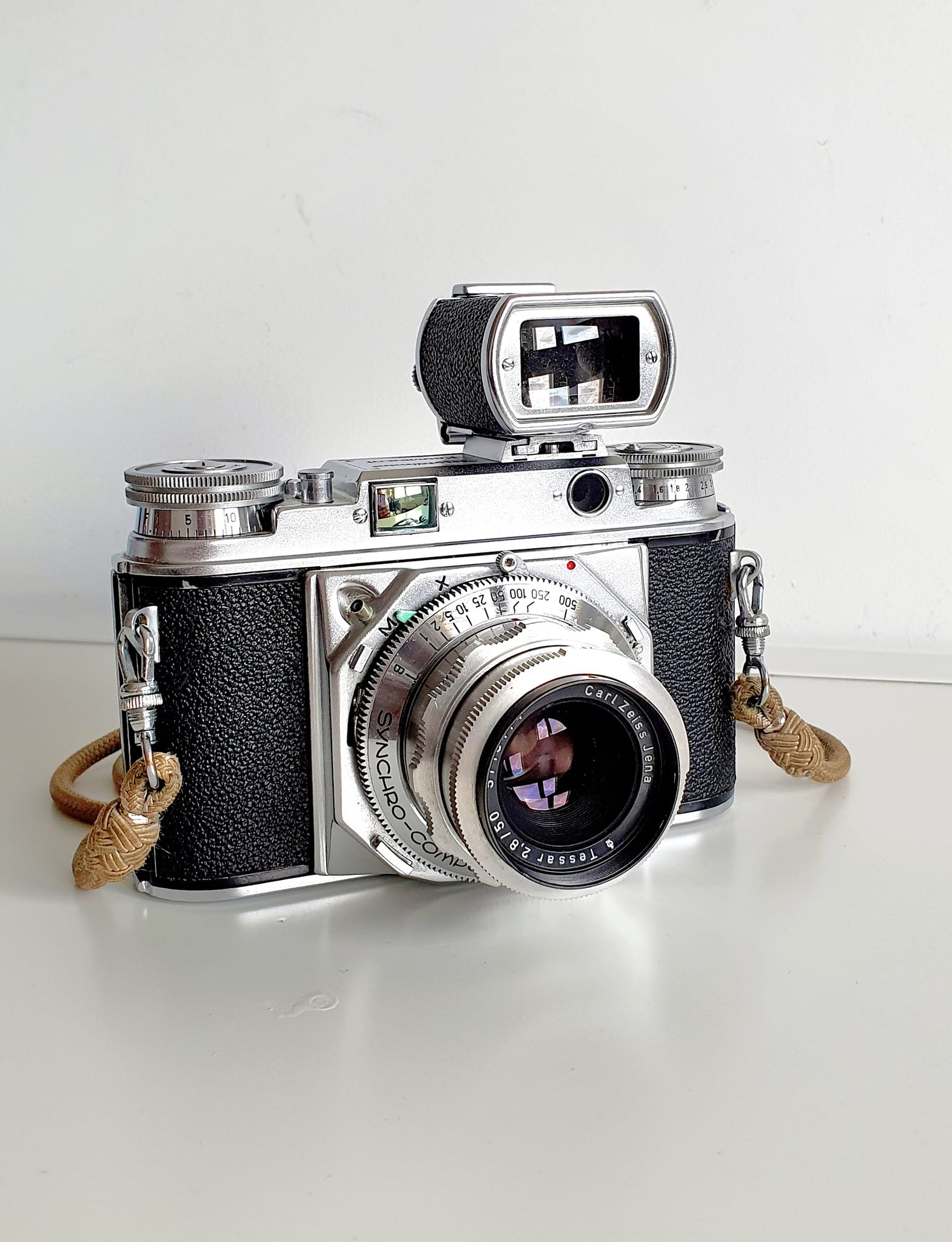 Voigtlander VF 101 Apparently designed by Zeiss Ikon to be a