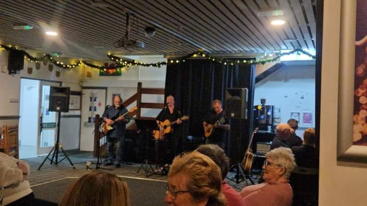 Miv, Kev and Dave Live at Yr Heulyn, Y Felinheli