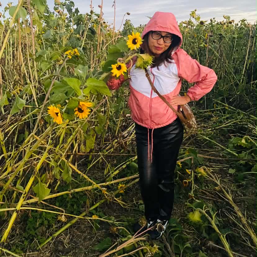 Walking is life #fypシ゚viralシ #fallcolors #fallvibes #FallWeather # ...