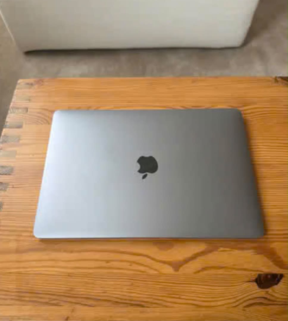 For sale MacBook 2020 Processor: 1.1GHz Dual-Core Intel Core i3