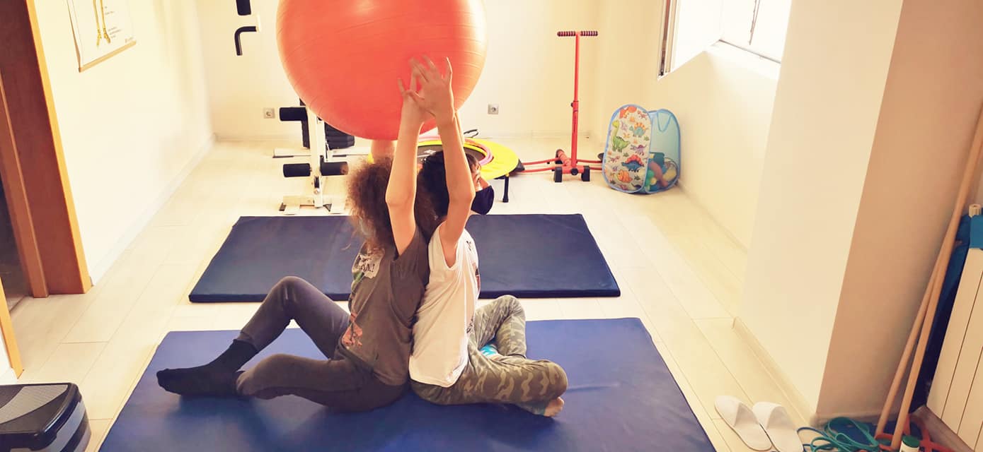 🌞👩‍⚕️👏🤼👬 #kinetoterapie #exercitii... - Kineto Ortoclinic