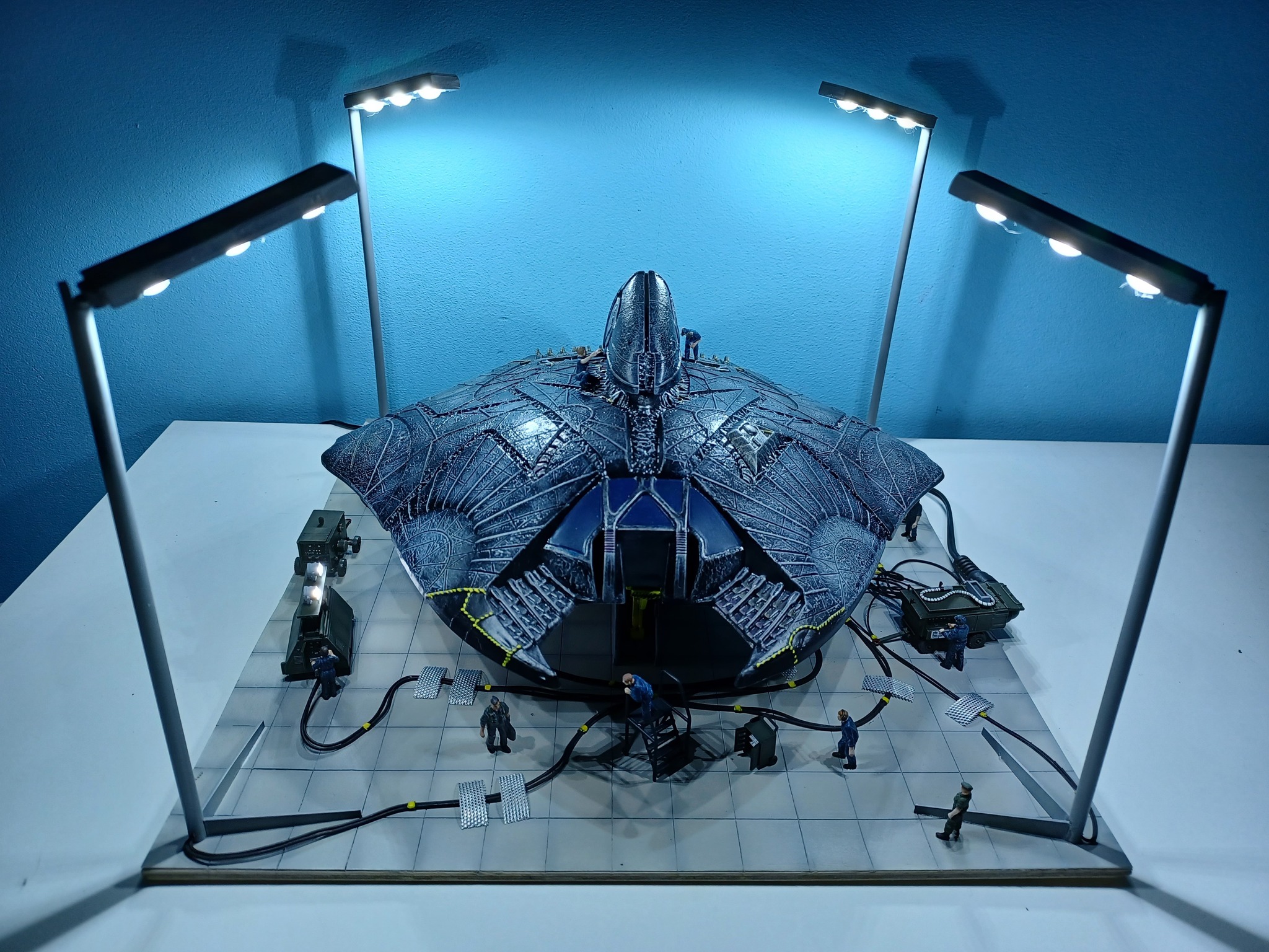 LINDBERG社 1/72　ID4 エイリアンアタッカー　プラモデル　完成 Lindberg 1/72 scale Independence Day alien attacker kit