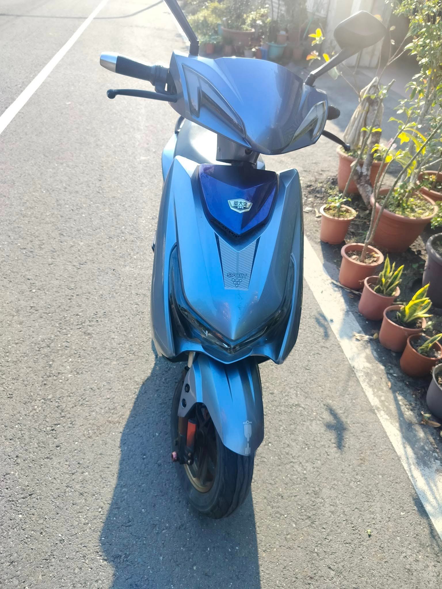 電動車 電動自行車 二手買賣交流網 | 這台星大洋的電動車2020年九成新外觀很漂亮車庫裡面的車，很新的數字的液晶面板前後雙碟煞搭配一個可以 ...