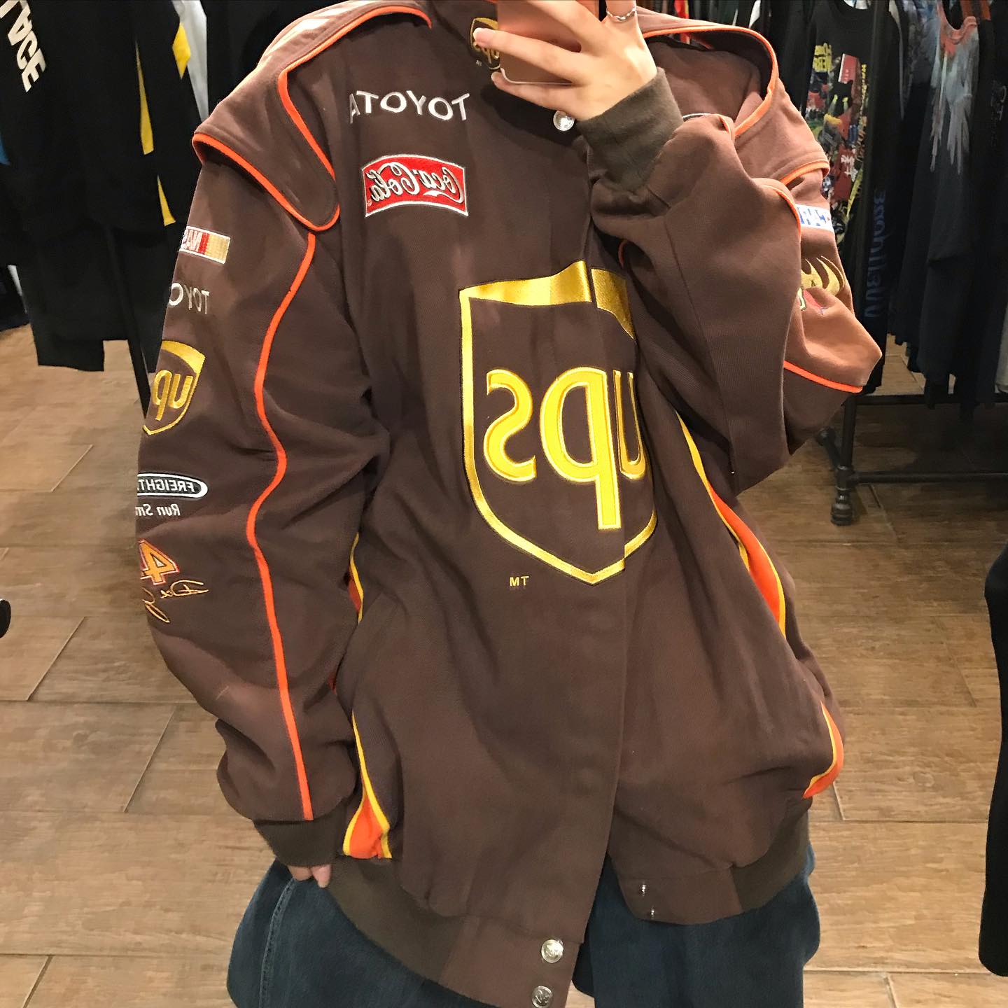 vintage__hi - #나스카 #ups 오리지널 브라운 레이싱 자켓 #코카콜라 #토요타... | Facebook