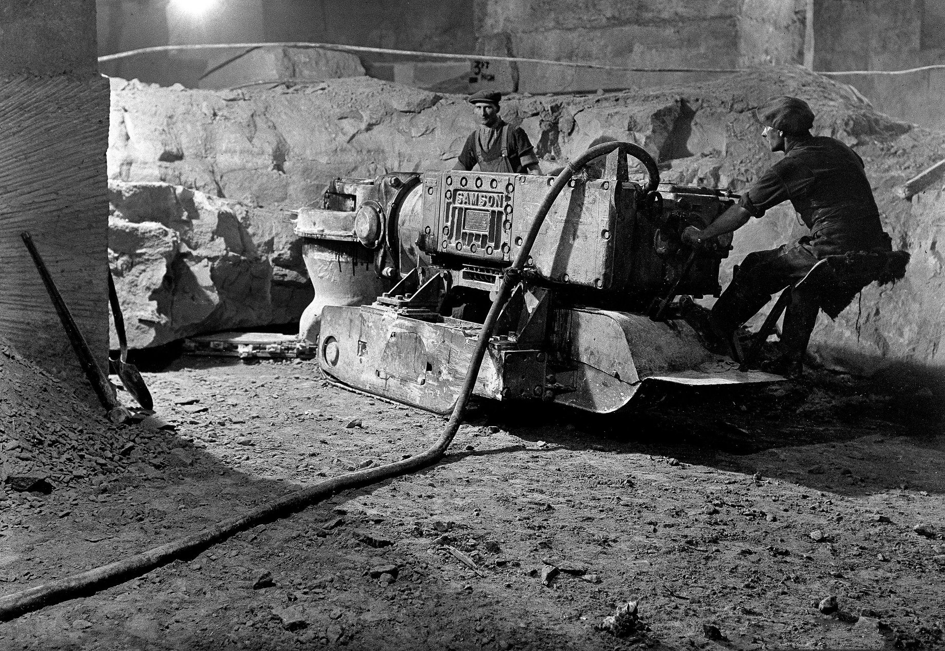 Folly - Samson coal cutter at work in Tunnel Quarry in 1936. For more ...