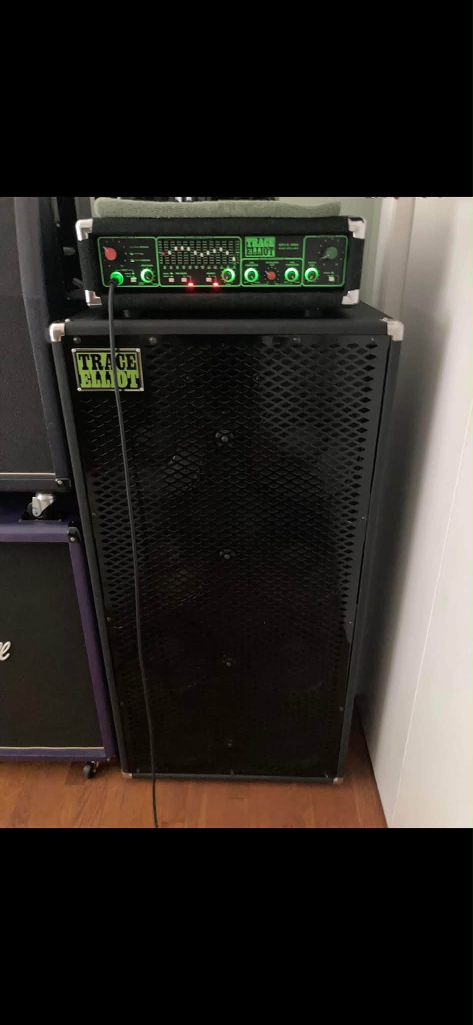 Trace Elliot AH300 bass rig with 1084H 8x12 cabinet