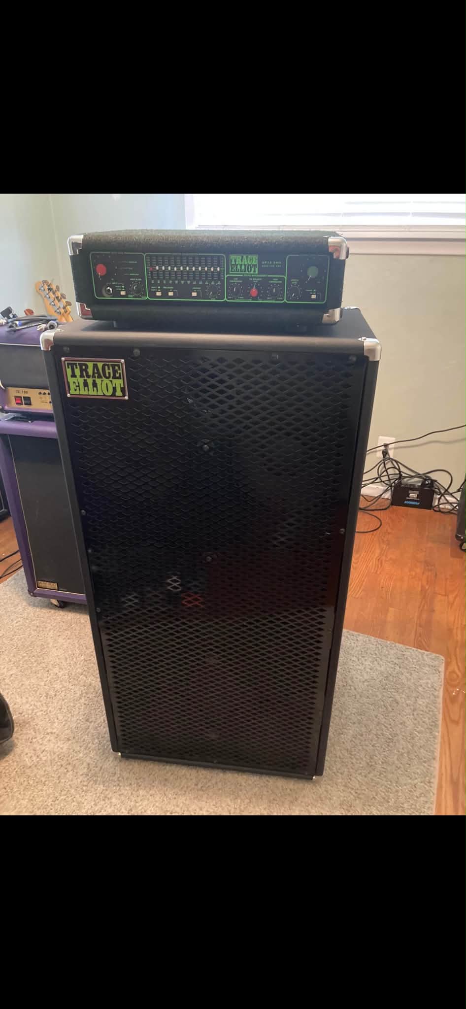Trace Elliot AH300 bass rig with 1084H 8x12 cabinet