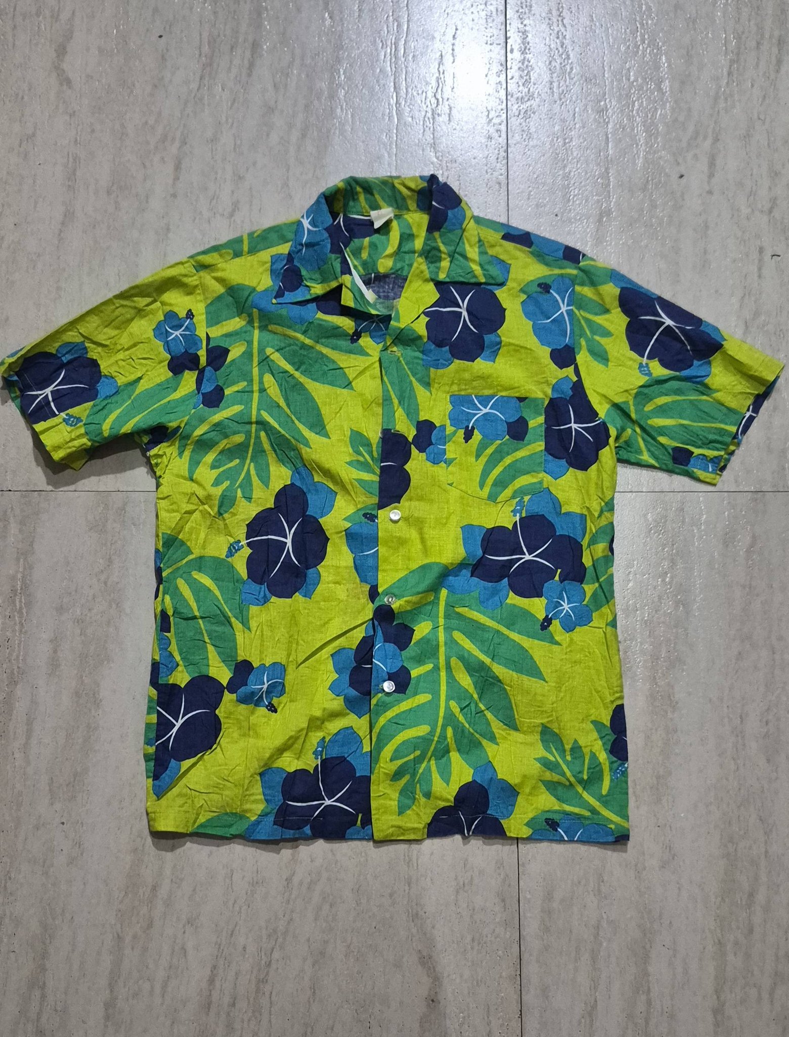 Identifying vintage Hawaiian shirts with green and blue floral