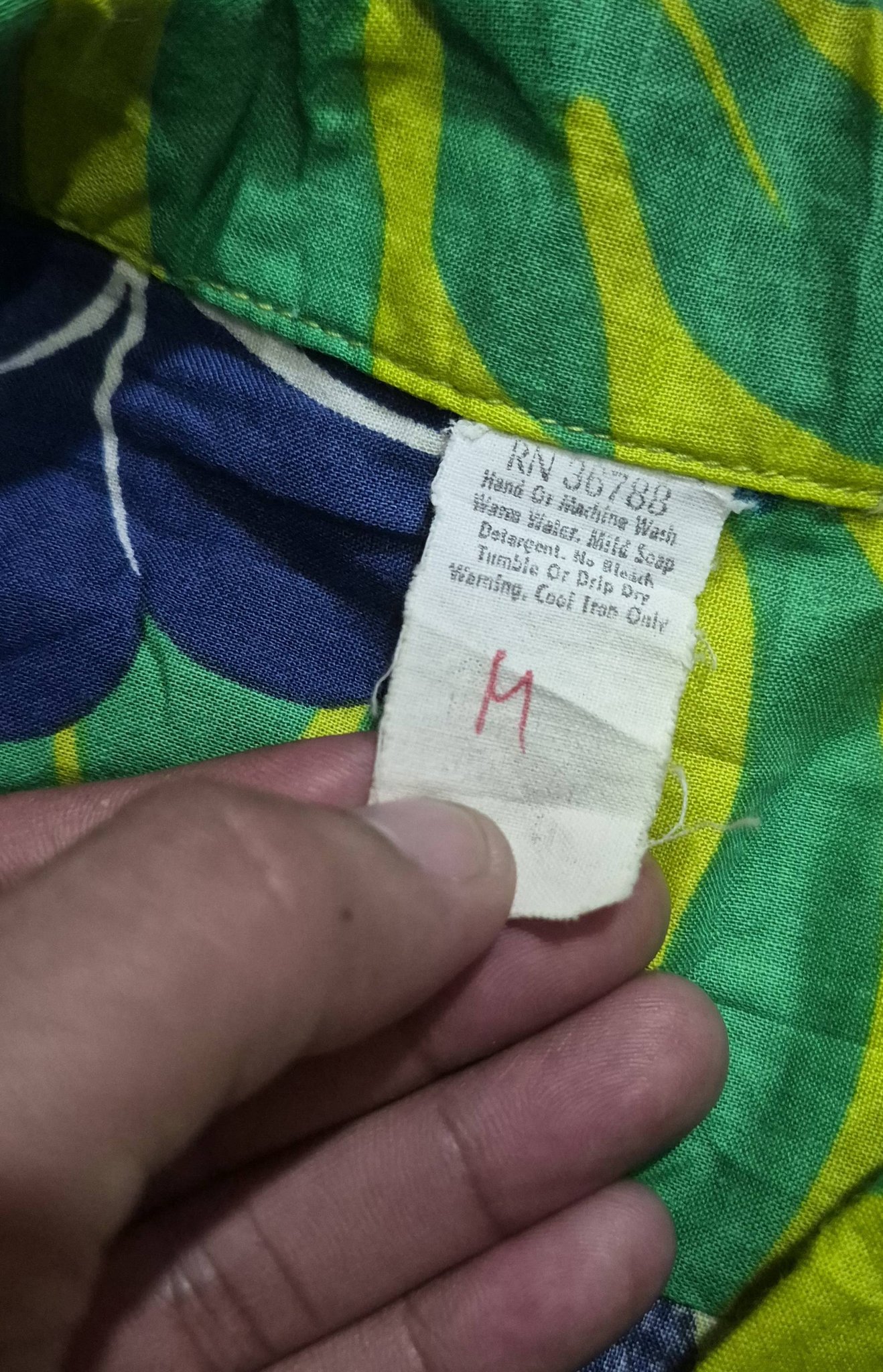 Identifying vintage Hawaiian shirts with green and blue floral