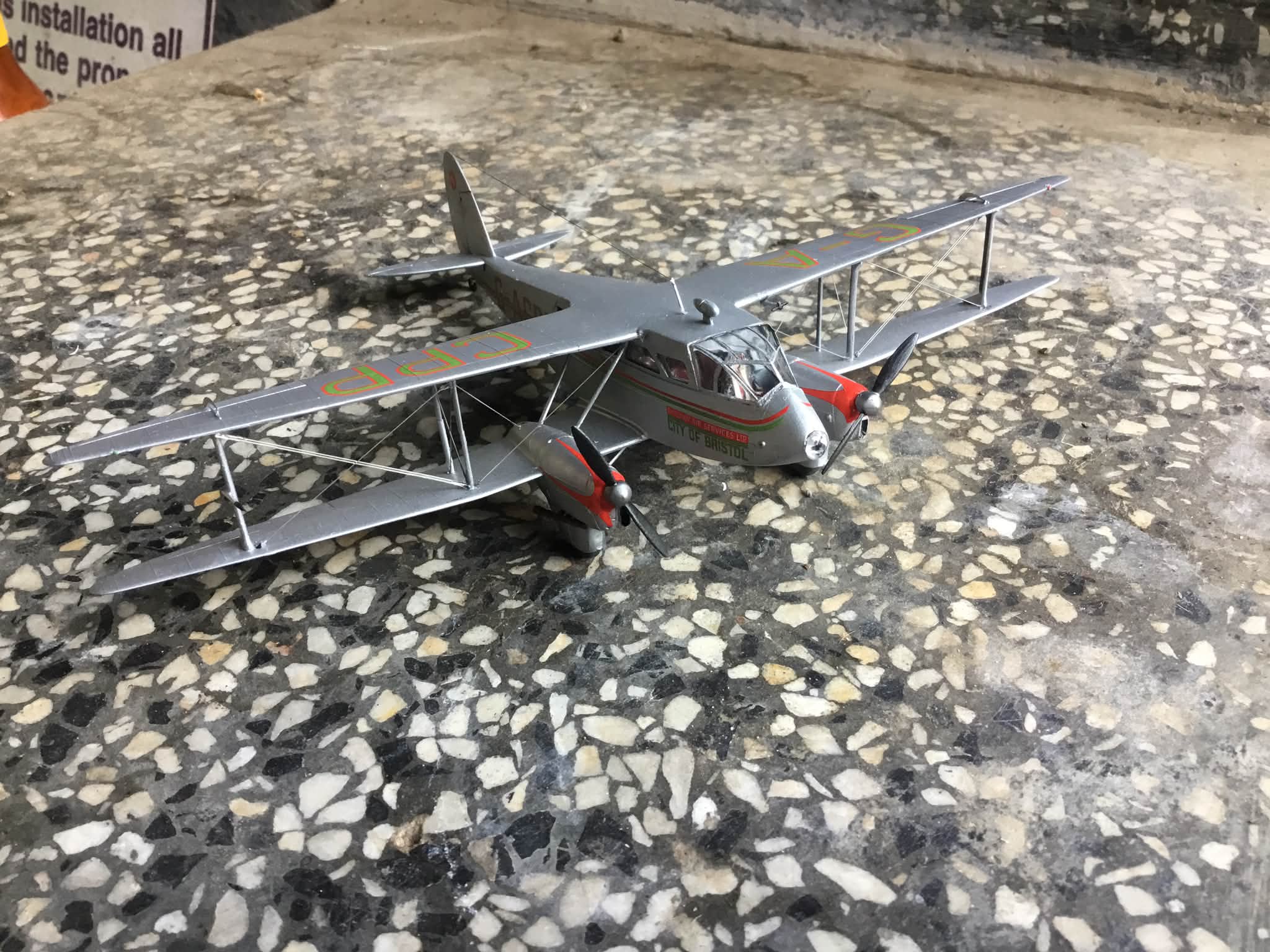 Heller 1/72 DH89 Dragon Rapide model build review