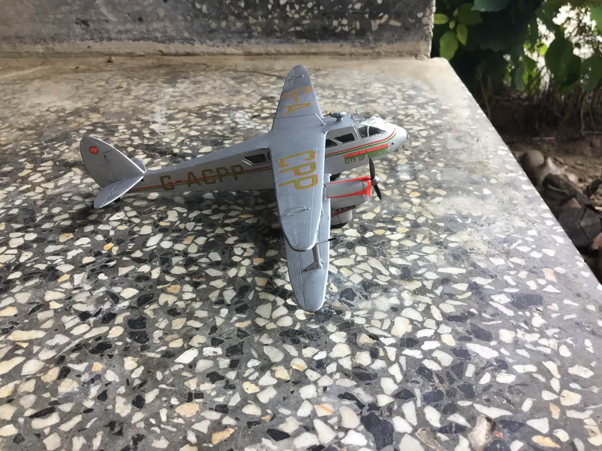 Heller 1/72 DH89 Dragon Rapide model build review
