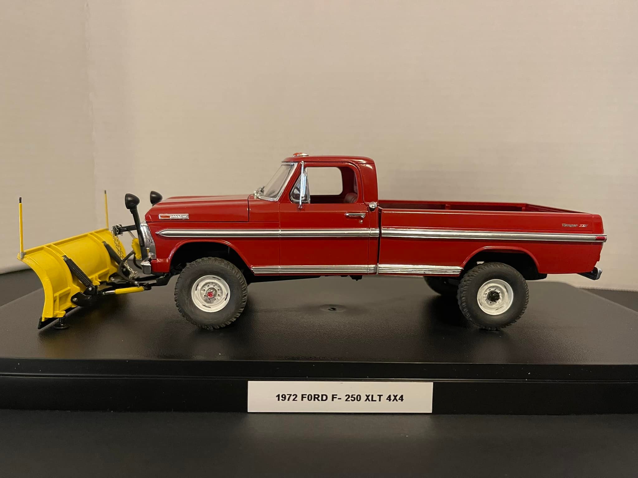 1972 Ford F-250 snowplow model build