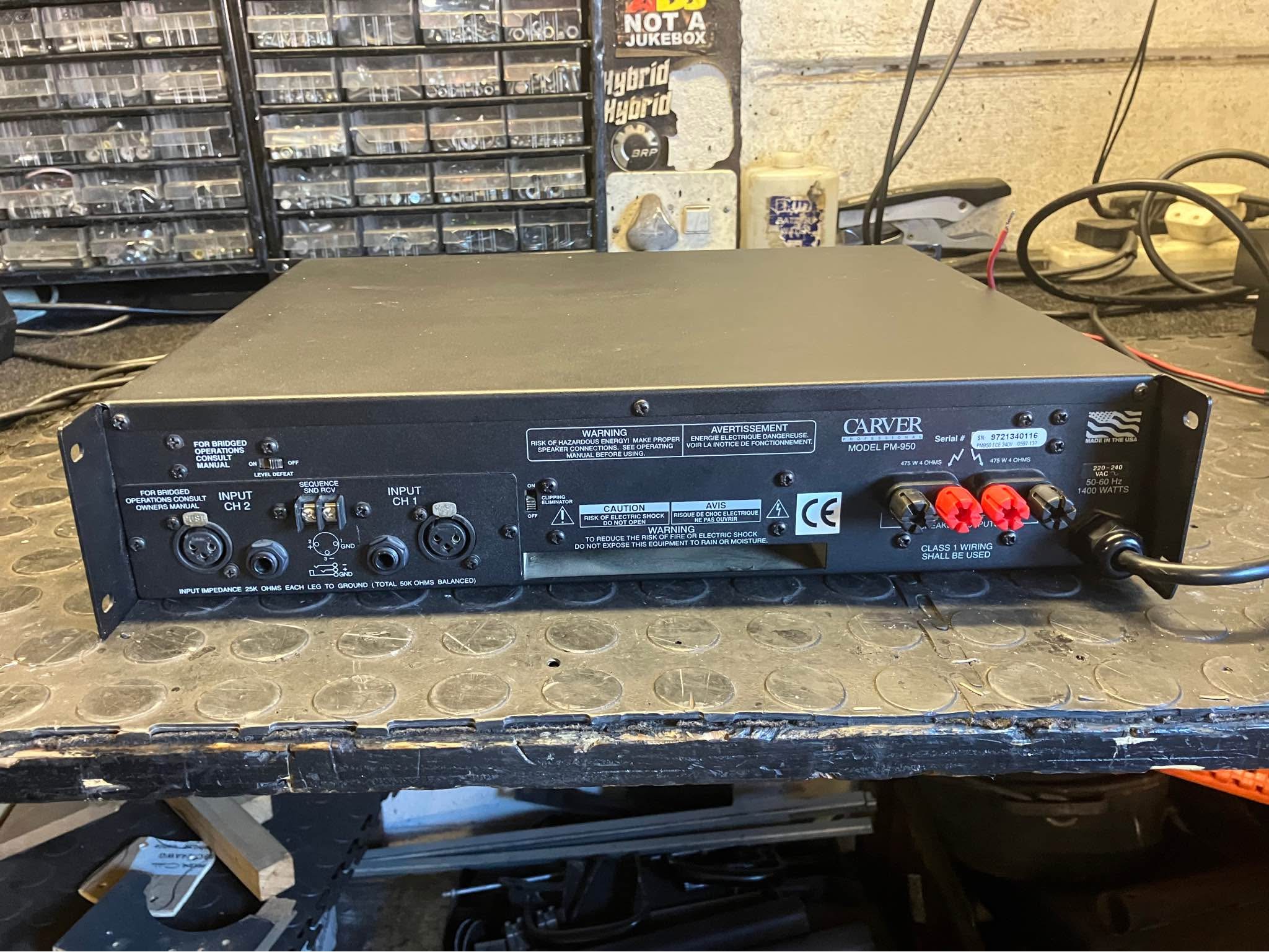 Carver PM 950. Pro Power Amplifier. 950 watts max per channel. 4