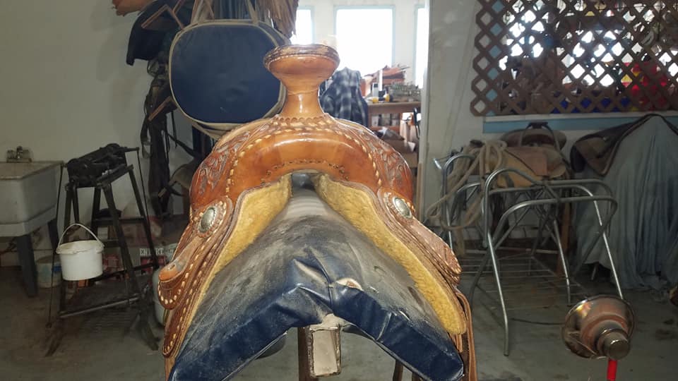 M Hanging K Saddles and... - M Hanging K Saddles and Tack
