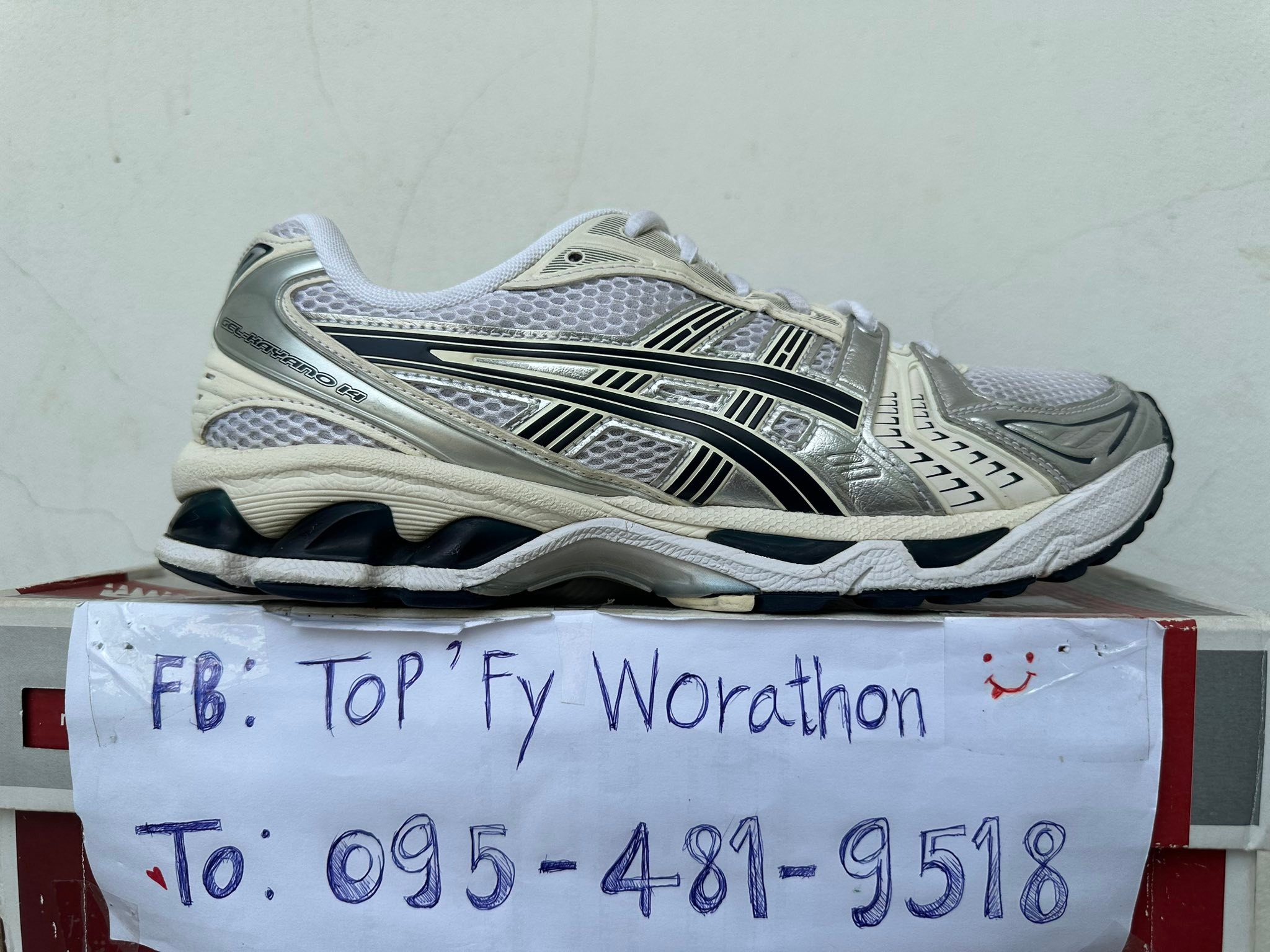 ASICS GEL-KAYANO 20 (มือสอง) Color : White/Pure Silver Size : 9.5 