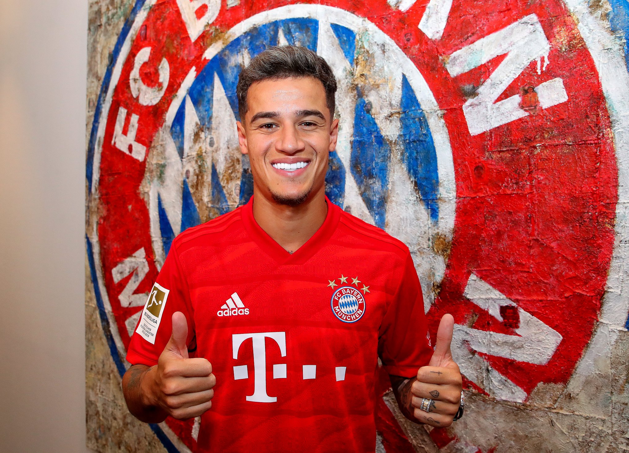  FC Bayern COUTINHO 10 ユニフォーム There's a new #10 at FC Bayern München! 🔥 Who else is looking