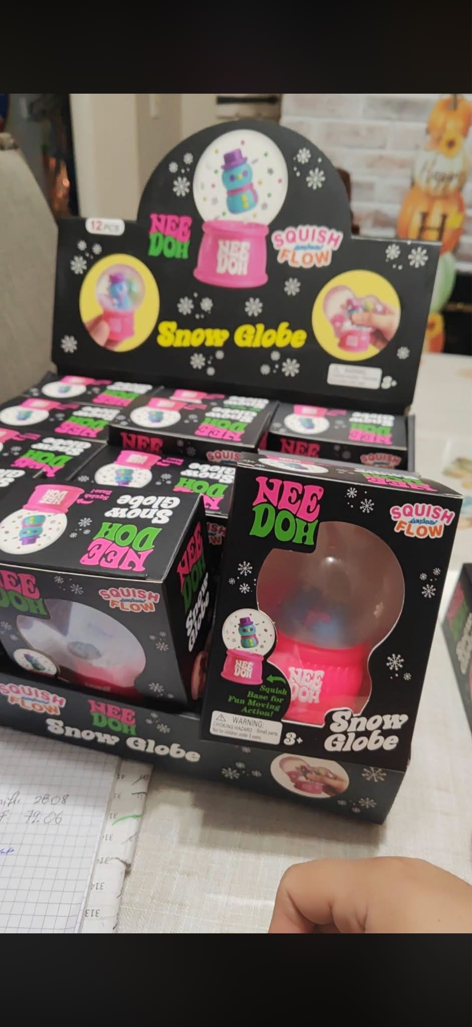 Is this authentic? Can someone help me 12Pc NEB DOH SQUISH FLOW * Snow SnowQlobe Globe QUIS 29屋 oUS a0ole HEO Hoc DOH CCN SQUISH FLOW SQUISH FLOW bof BE บมล QUISH